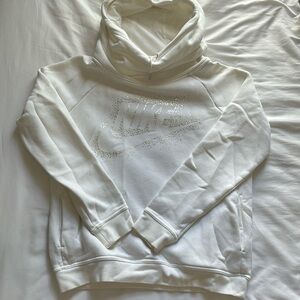 Nike Sportswear Club Fleece
Women's Funnel-Neck Hoodie